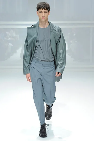 Look 30